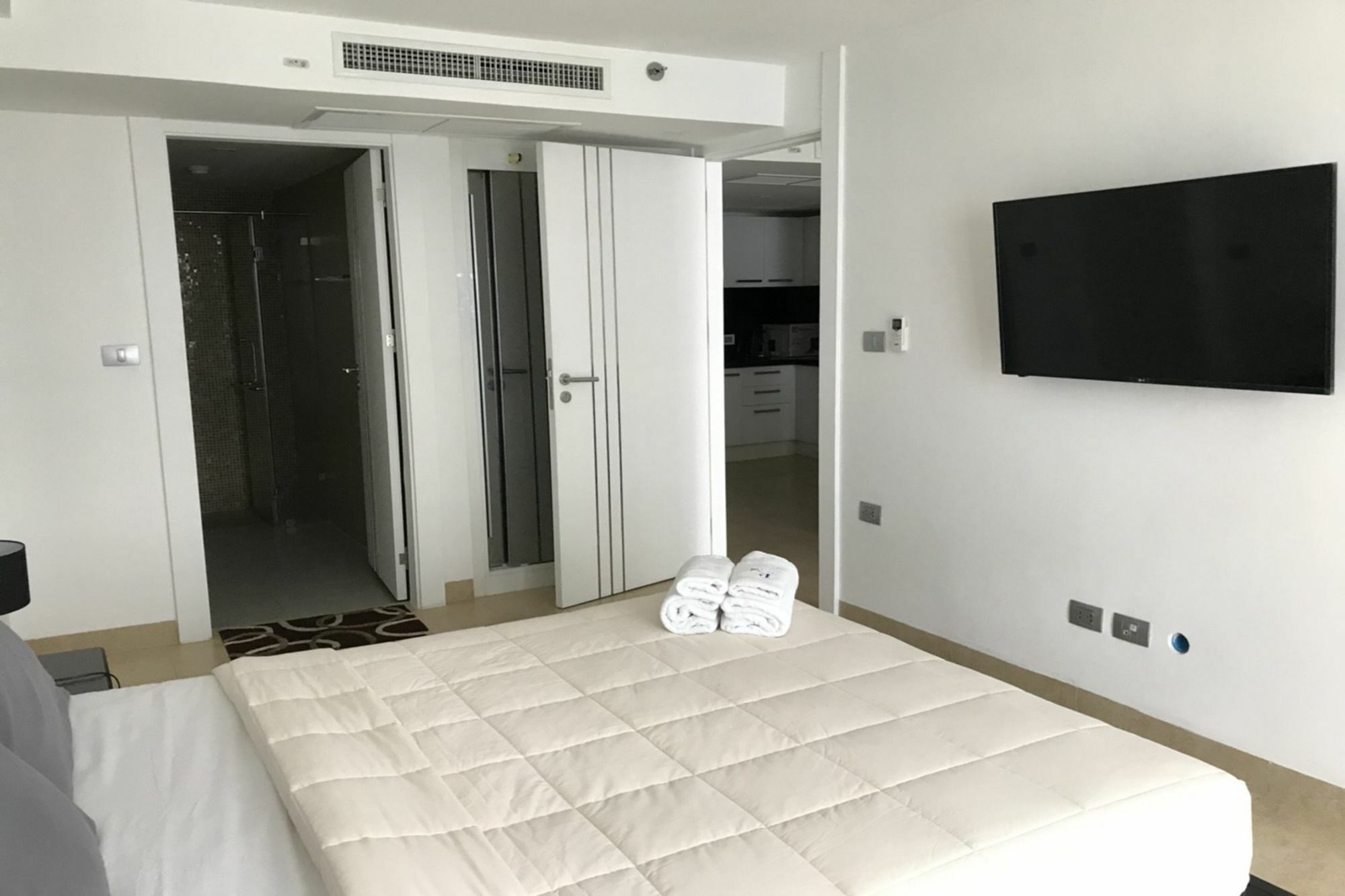 Uplus Avenue Residence Pattaya Exterior photo