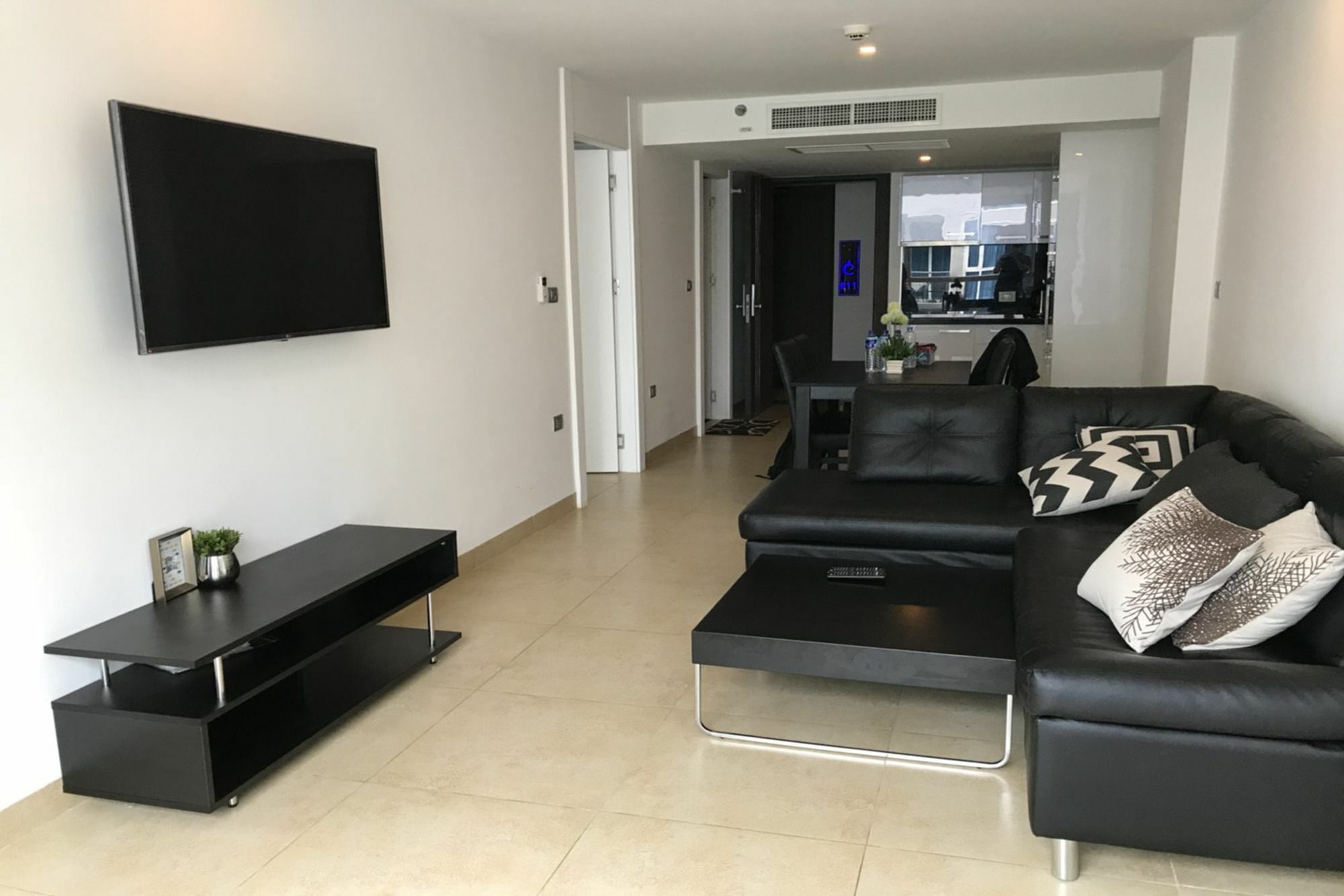 Uplus Avenue Residence Pattaya Exterior photo